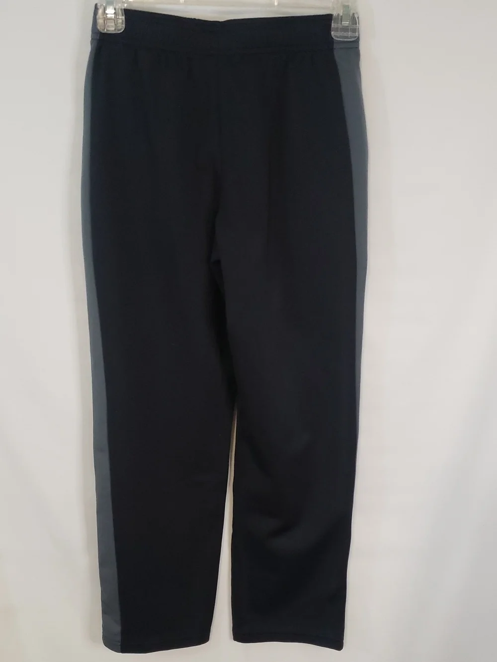 Under Armour NWOT Youth Black Joggers with Gray Side Panels and Logo
